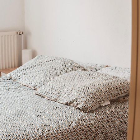 Bel Appartement Au Calme Avec Parking Лион Екстериор снимка