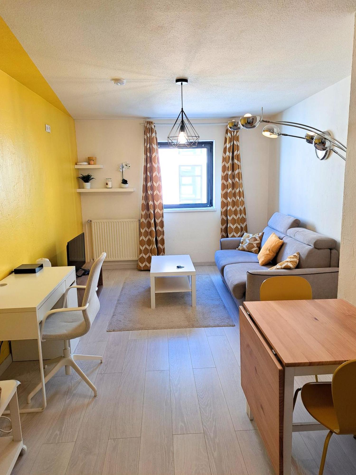Bel Appartement Au Calme Avec Parking Лион Екстериор снимка